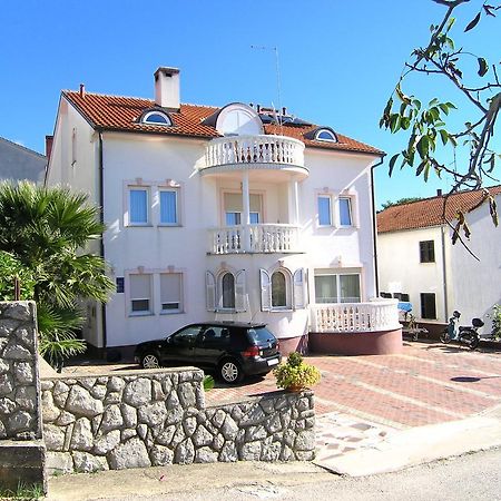 Apartments Kristina Krk Town Bagian luar foto