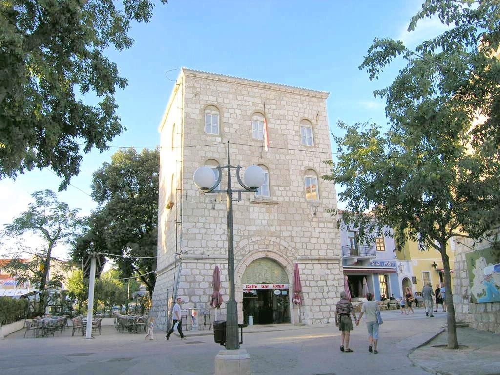 Apartments Kristina Krk Town Bagian luar foto