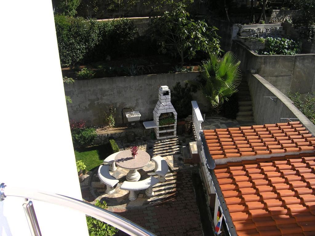 Apartments Kristina Krk Town Bagian luar foto