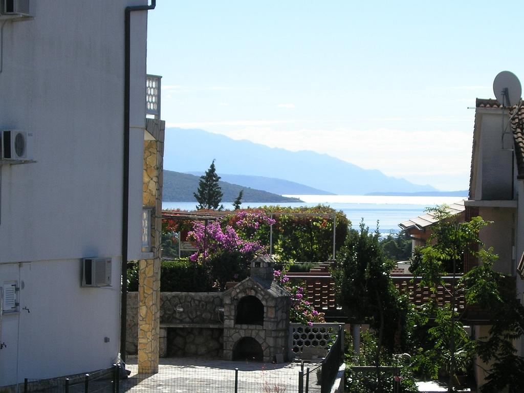 Apartments Kristina Krk Town Bagian luar foto