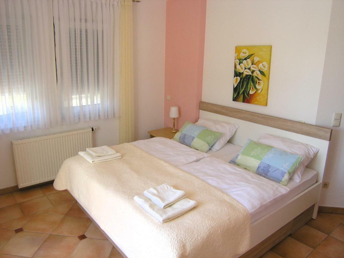 Apartments Kristina Krk Town Bagian luar foto