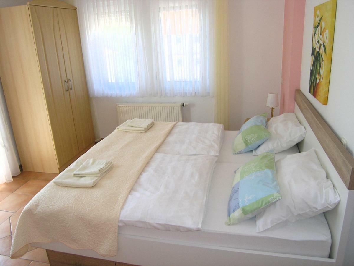 Apartments Kristina Krk Town Bagian luar foto
