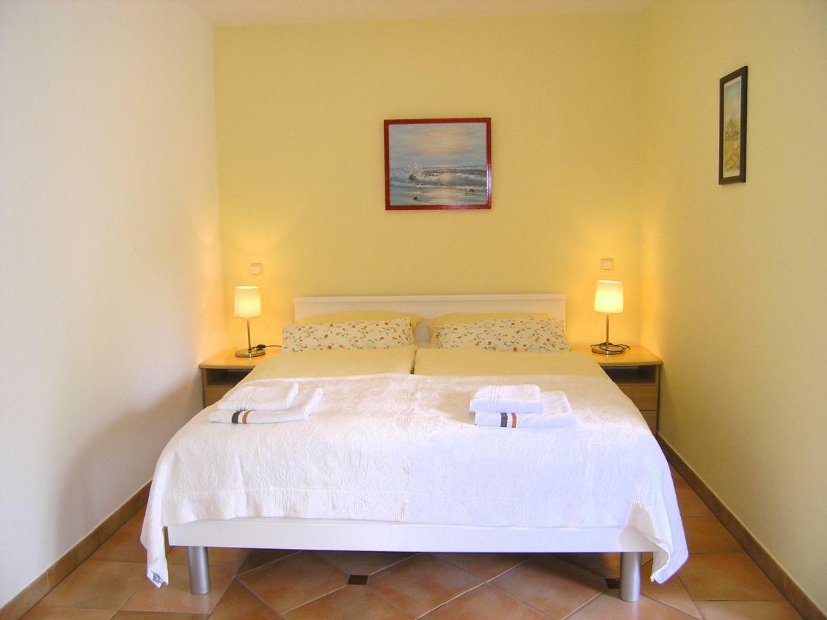 Apartments Kristina Krk Town Bagian luar foto